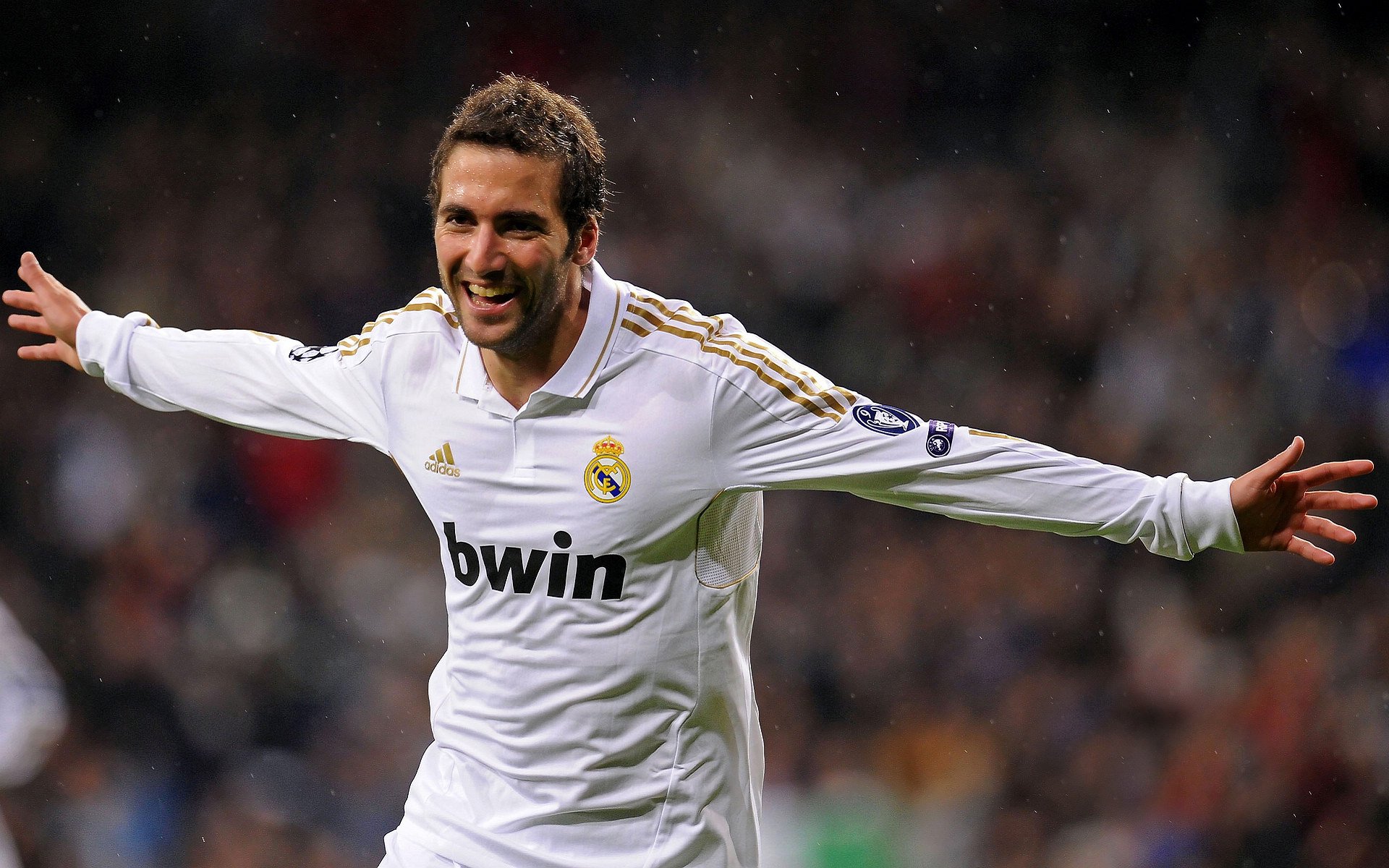 爱游戏app下载-夺冠热门:五大联赛中最具夺冠可能性的球队,五大联赛都夺冠的球员